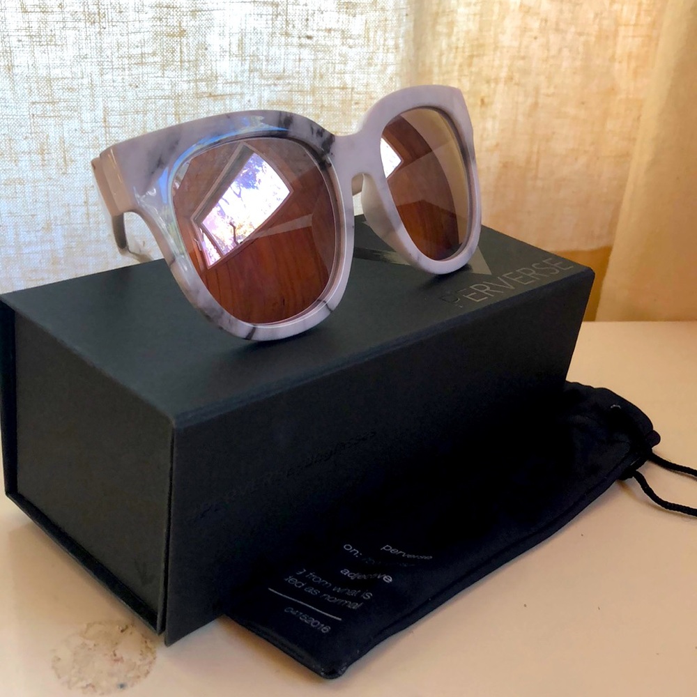 NWOT☀️ Perverse☀️ unisex sunglasses white marble
